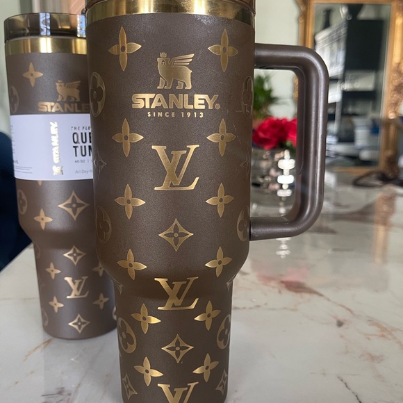 Stanley Tumbler in brown and gold - Picture 5 of 5